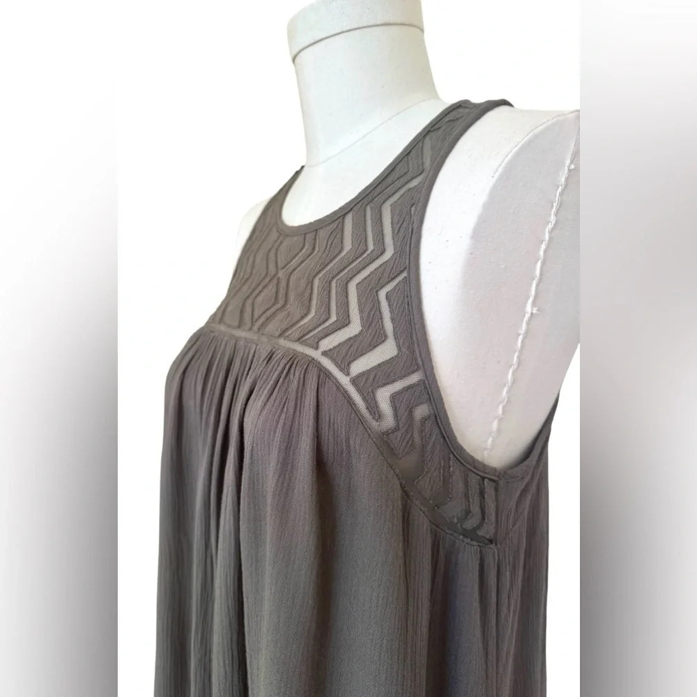 Mossimo - Geometric Mesh Front Swingy Tank in hi-low cut - sleeveless blouse - Picture 2 of 10